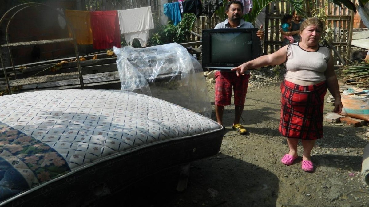 Gardenia Obando perdió su casa y la pequeña tienda que había implementado para tener su sustento.