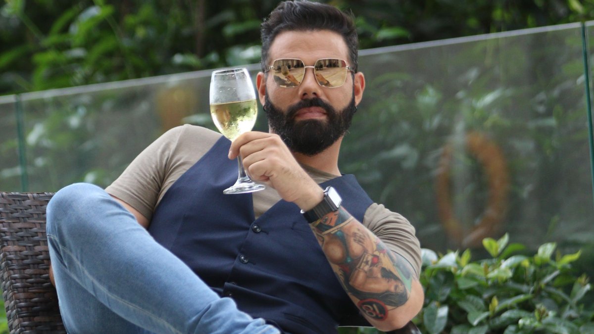 Ronald Farina denunció en redes sociales a alguien que toma su identidad.