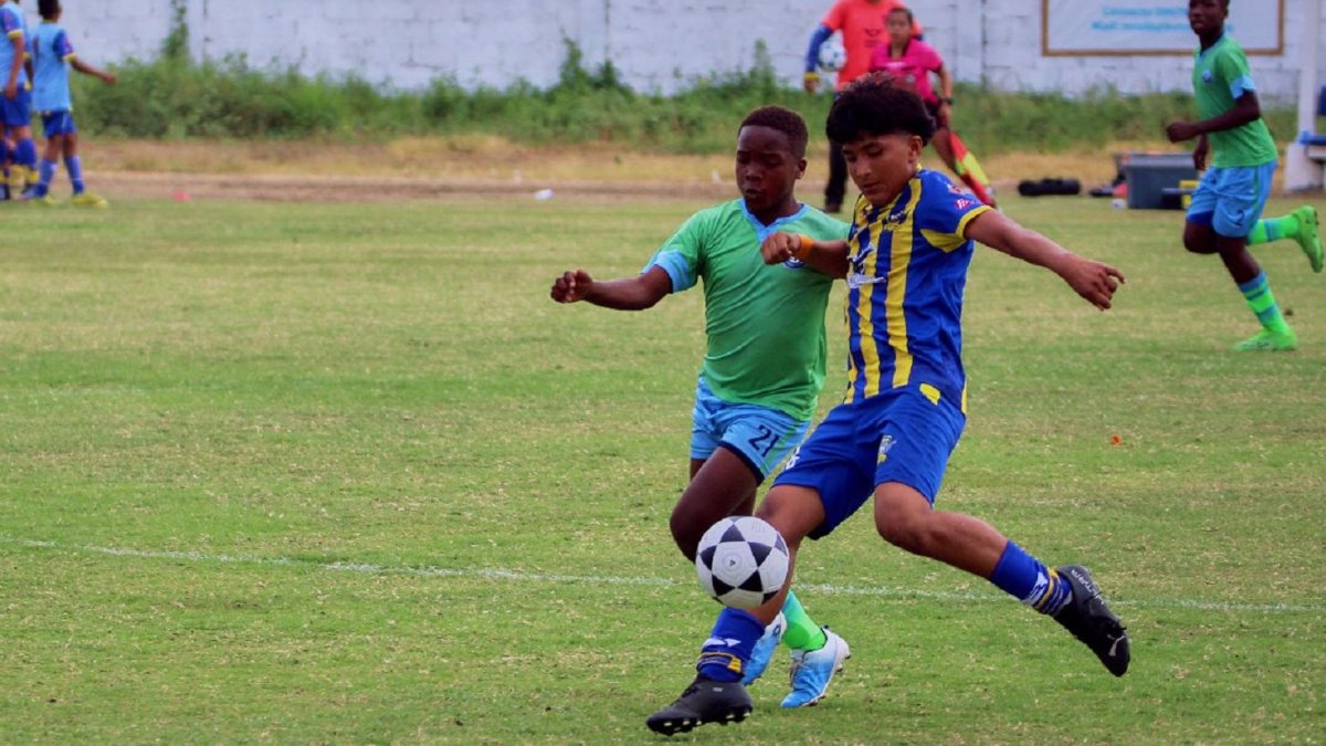 Gustavo Pérez llegó a los 11 años a Astillero FC y a los 13 se fue a Liga de Quito.