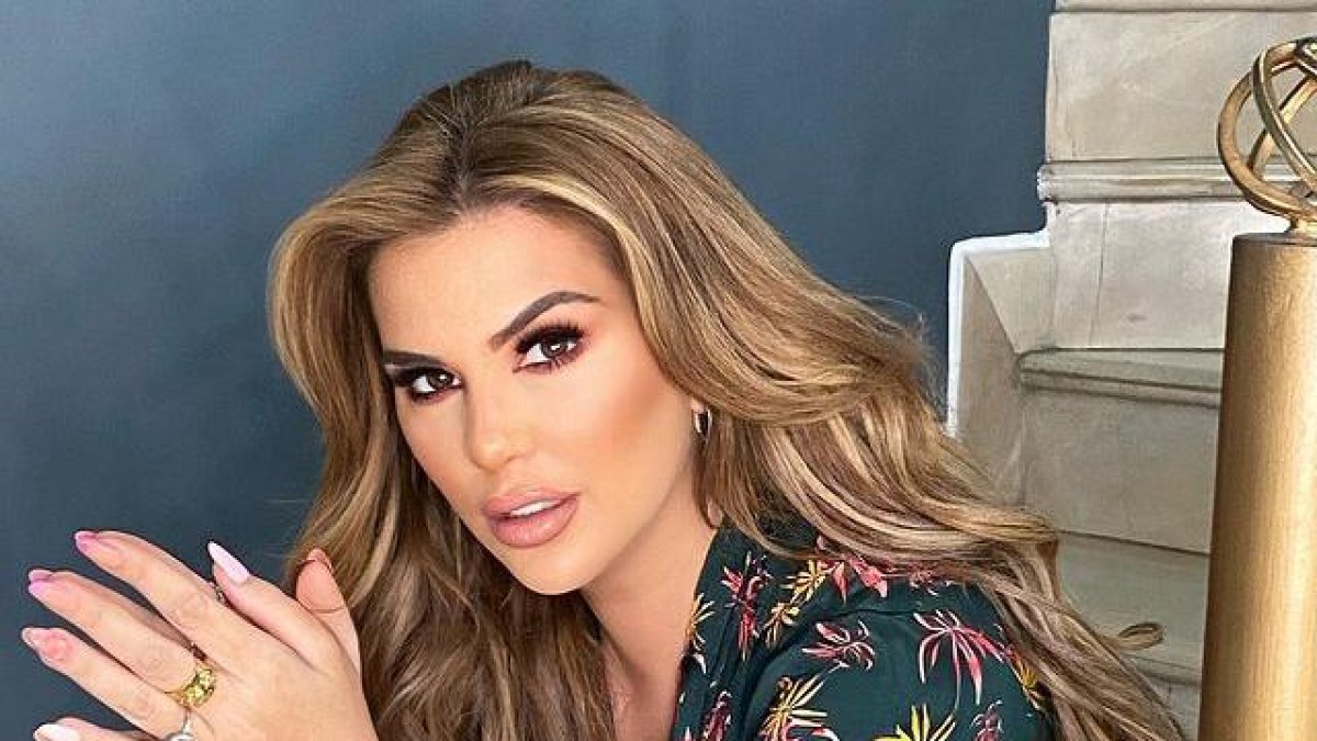 La actriz no quiso dar más detalles de su noviazgo.