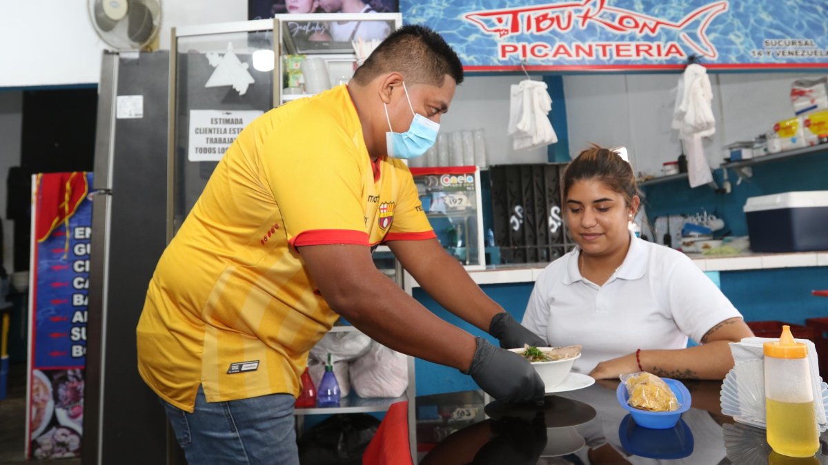 El Fenómeno del Niño podría encarecer este platillo que aman los ecuatorianos.