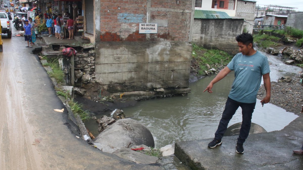 Alrededor del sitio en el que se registró la tragedia, ciudadanos se mostraron apenados por lo sucedido el sábado.