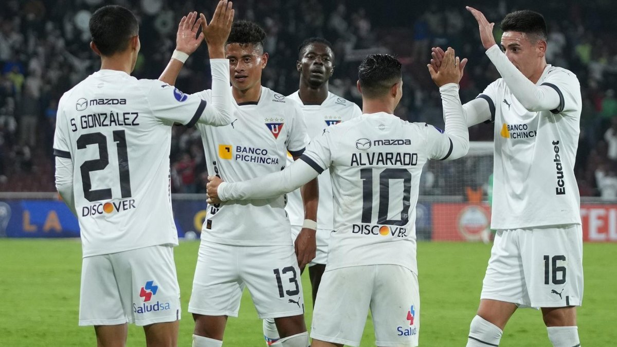 6.937 personas asistieron al partido entre Liga de Quito y Magallanes.