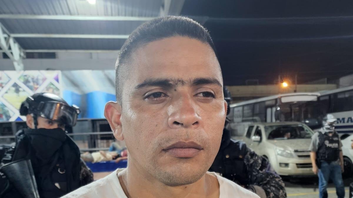 De Darwin Campuzano, alias La Mole, más demoró su traslado que su libertad.