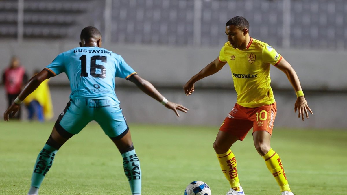 Jefferson Montero de Aucas enfrenta a Luis Gustavino de Cumbayá.