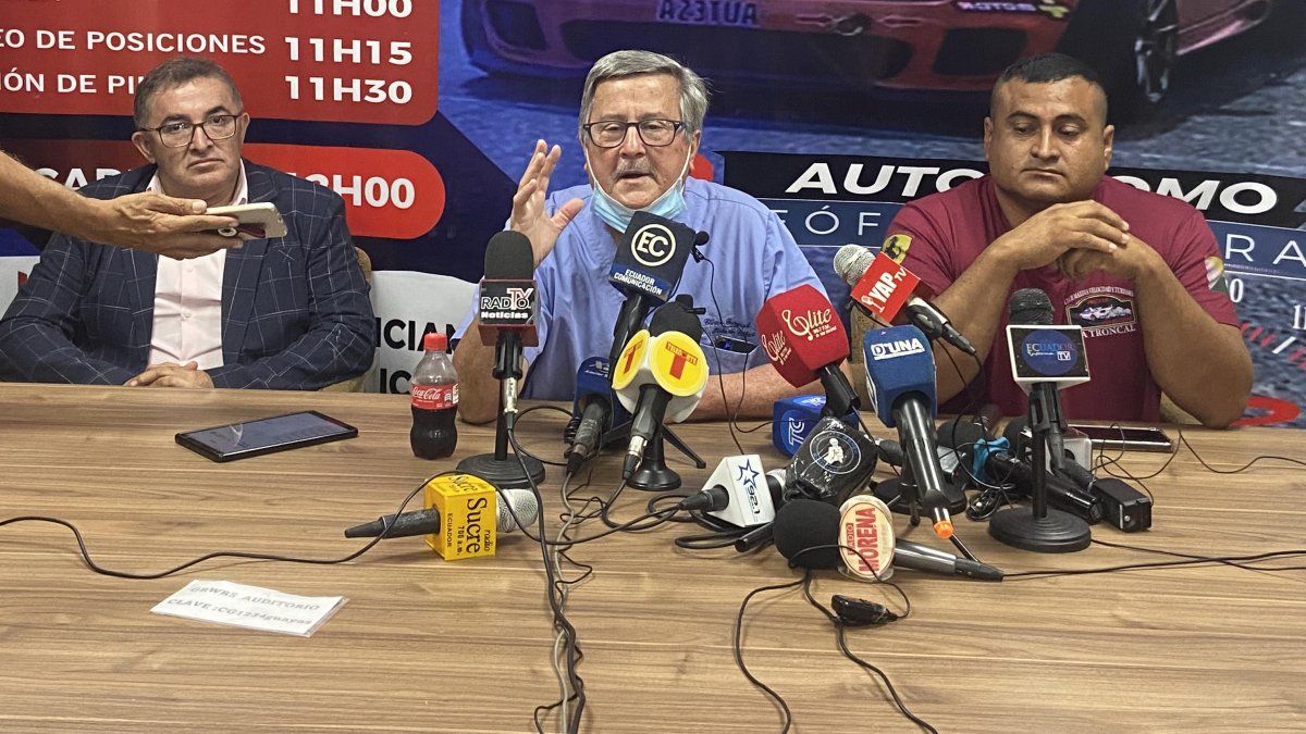 Alberto Navarro, Roberto Gilbert y Jonatan Valle, anfitriones del automovilismo en Santa Elena.