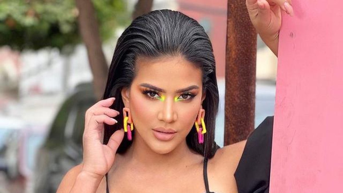 Tiene planeados tres viajes para este año. Su equipo la ayuda en su agenda, pues maneja 15 marcas al mes.