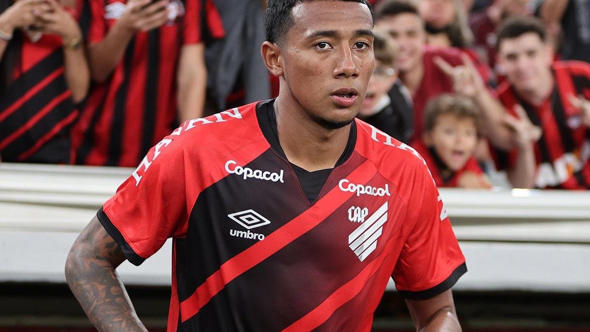 Bryan García ha sido separado por su club el Athetico hasta que terminen las investigaciones.