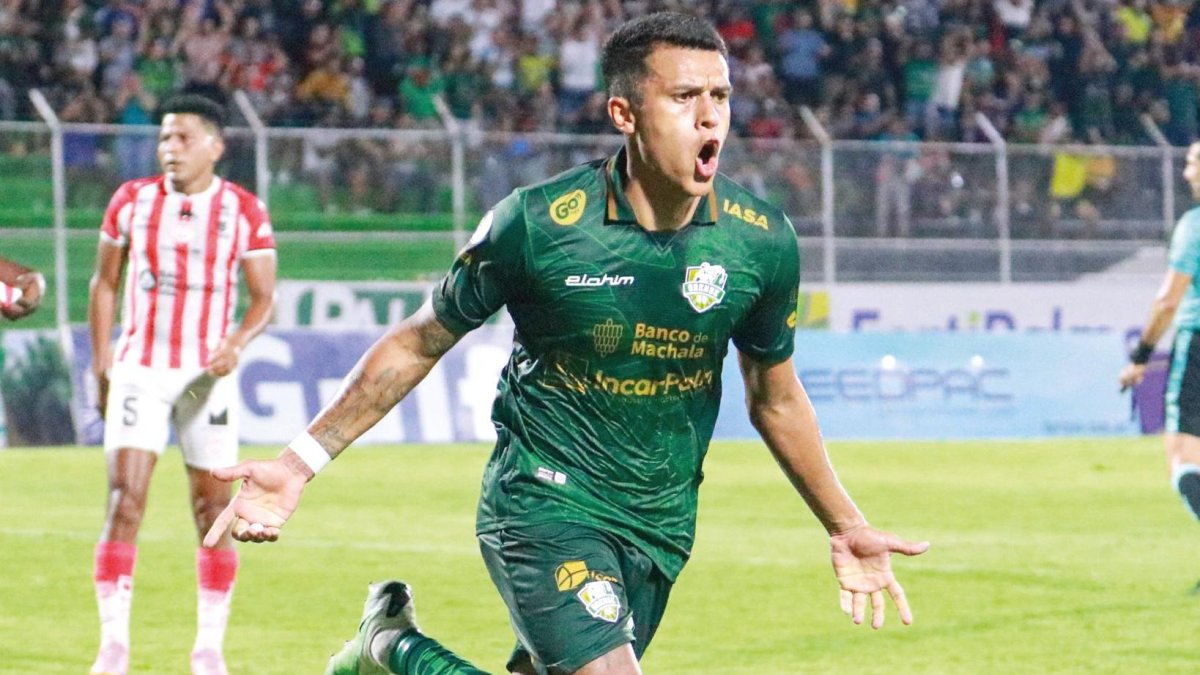 Richard Calderón de Orense hizo uno de los goles en el último partido ante Técnico U.