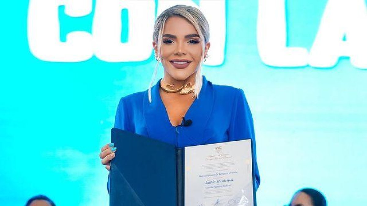 Los accesorios de la alcaldesa Mafer vargas no eran los correctos.