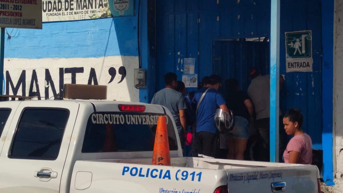 La Policía atendió el llamado por una amenaza de atentado en una escuela de Manta.