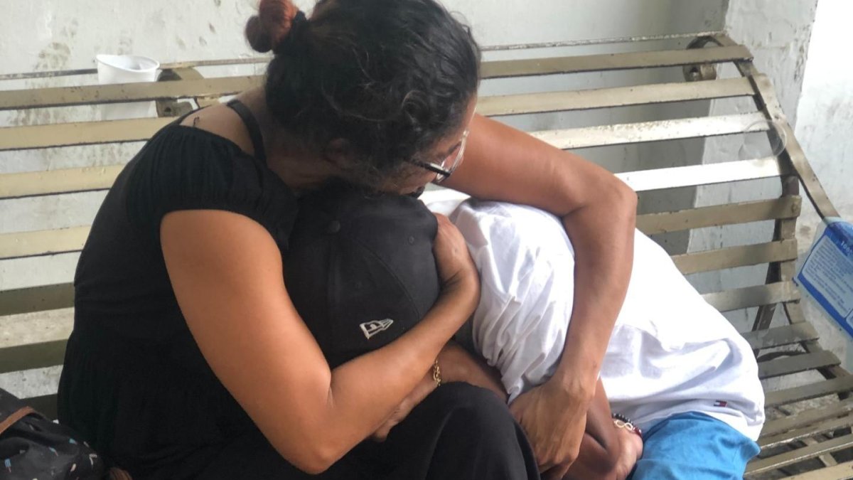 Sonia Santos trataba de ser fuerte ante el resto de sus hijos.