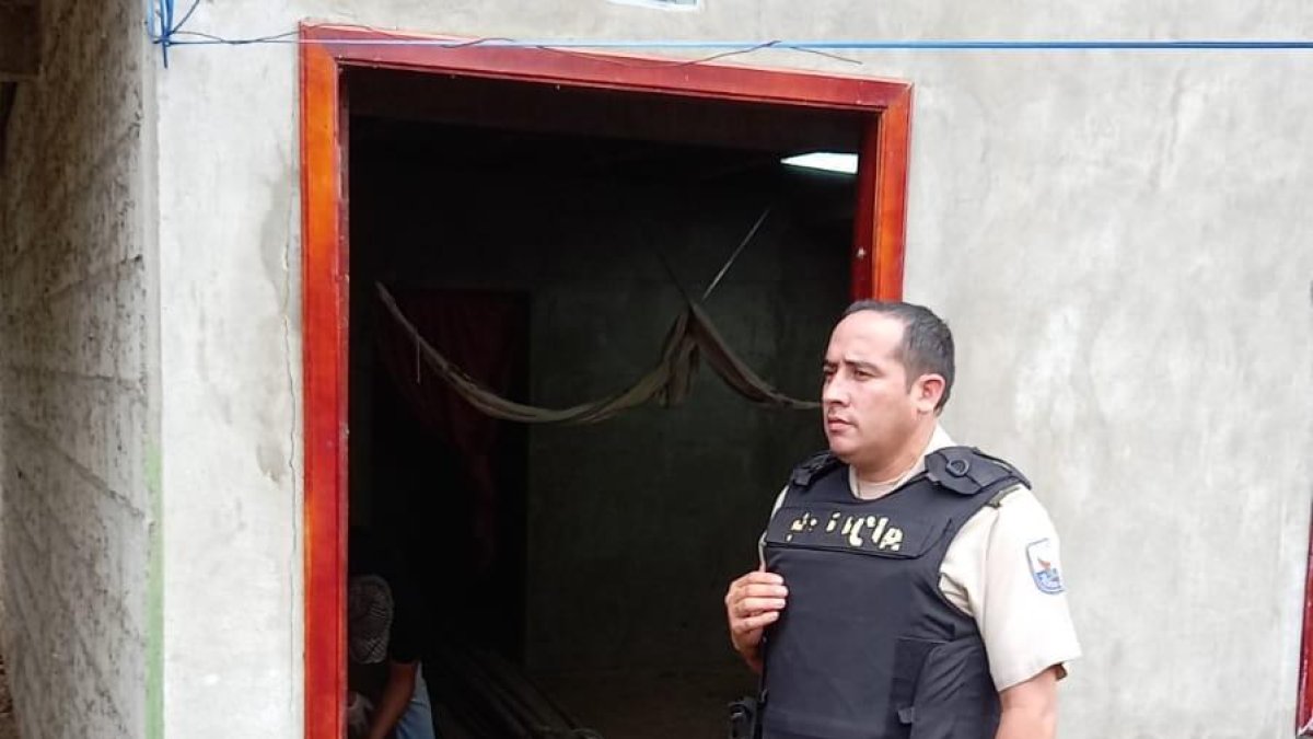 Seis sujetos habrían sido los que entraron a la fuerza al inmueble y sacaron al hombre.