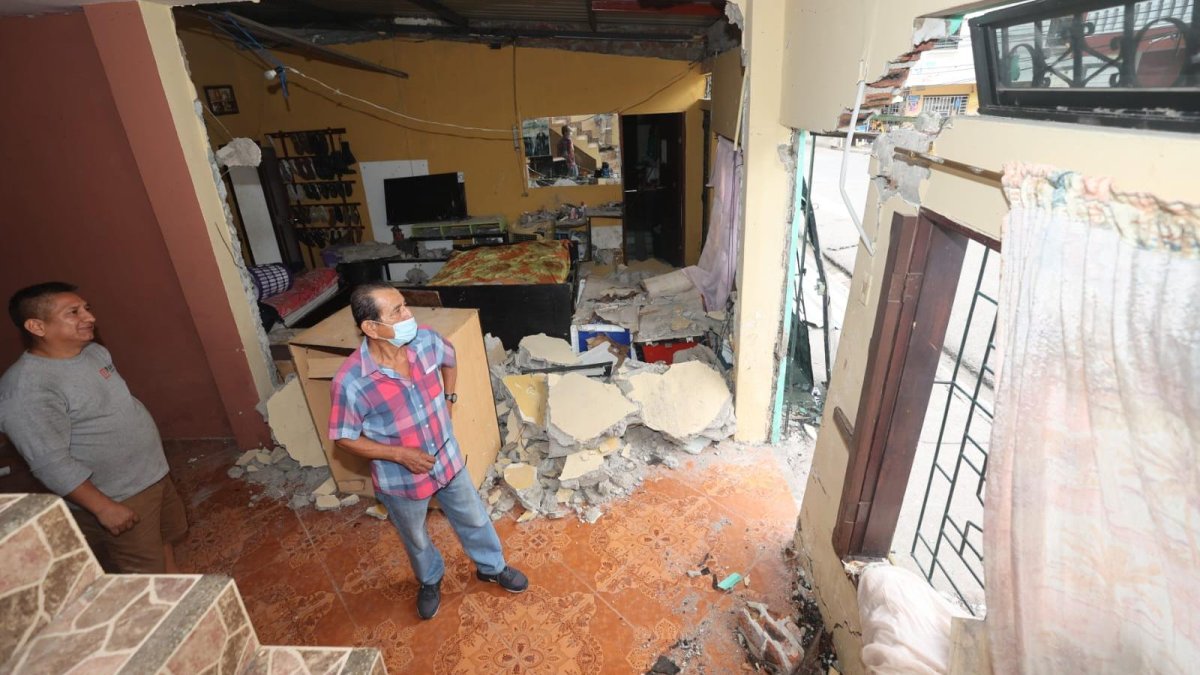 Una vivienda del Guasmo sufrió daños por un estallido.