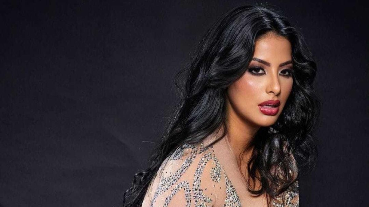 Recientemente se la ha visto en varias reuniones con sus amigos, aunque utilizando el grillete en su pie izquierdo.