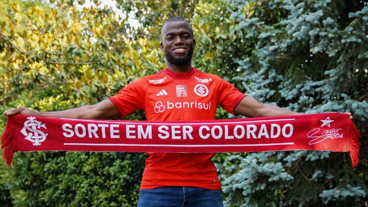 A través de vídeos, desde hace algunas semanas Enner Valencia viene promocionando varios actos de su equipo.