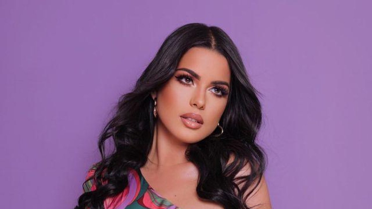 Alebamaaa se quedó radica en Guayaquil, y es popular por su humor 'guayaco'.