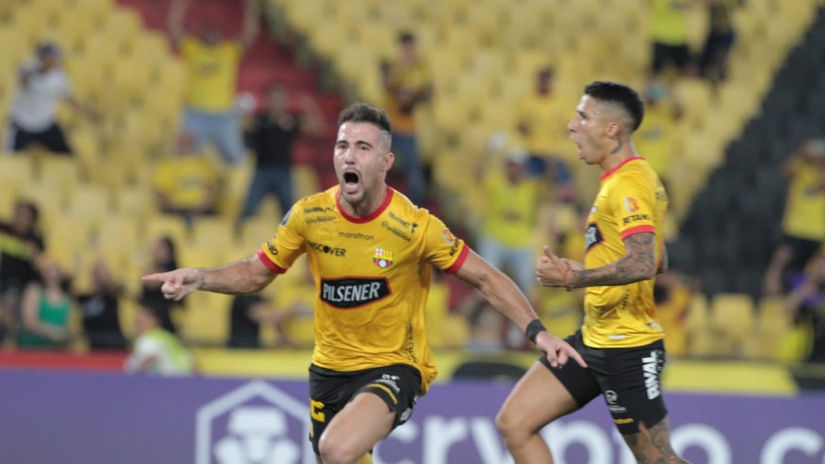 Jonatan Bauman puso el 2-2 por la vía del penal.