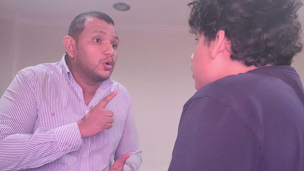 Restricciones en las relaciones de pareja, limitaciones en la vida social, etcétera, serían algunos de los motivos que llevarían a los chicos a lanzar la amenaza de abandonar el hogar. 