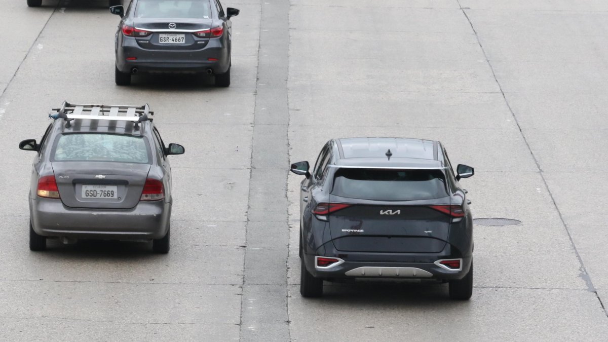 En las vías del país aún se ven vehículos circular sin identificación. Problema que preocupa, por el uso criminal de estos automotores.
