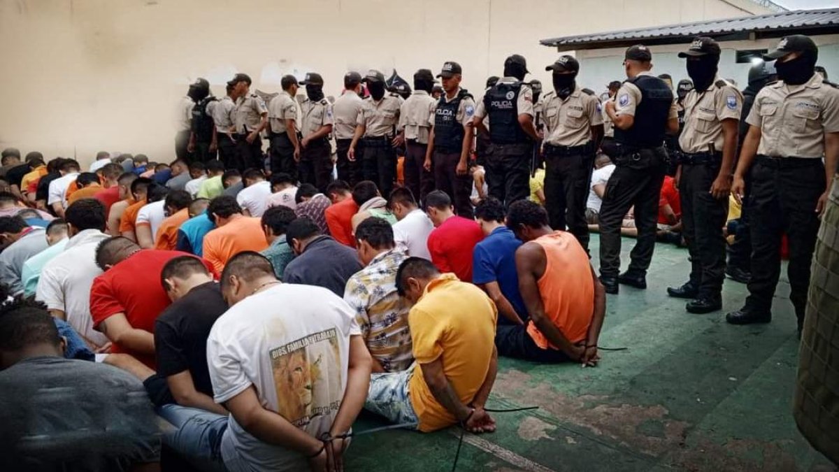 La Policía, con 1.600 uniformados, ejecutó un operativo sorpresa en El Rodeo, en Manabí.