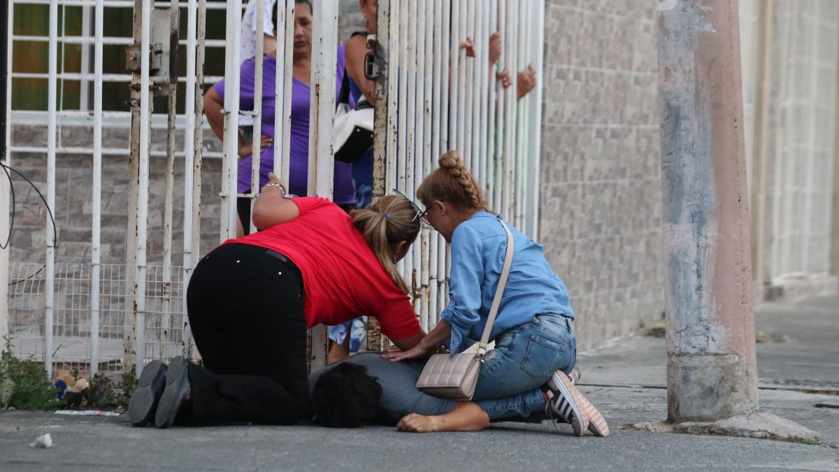 Dos de los tres cuerpos quedaron en un costado del parque del sector.