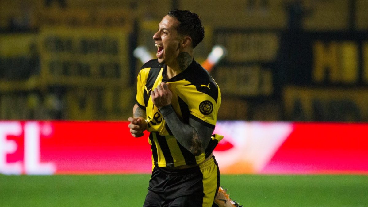 Su mejor etapa la cumplió en Peñarol entre 2019 y 2021. Allí conoció al actual DT torero, Diego López, con quien conquistó el Torneo Apertura de Uruguay en 2019.