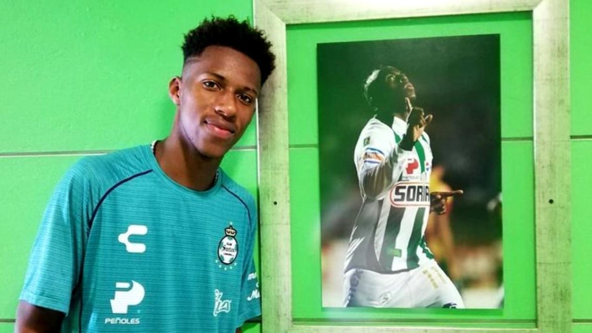 El futbolista pasó por las inferiores del Santos Laguna, donde su papá fue estrella.
