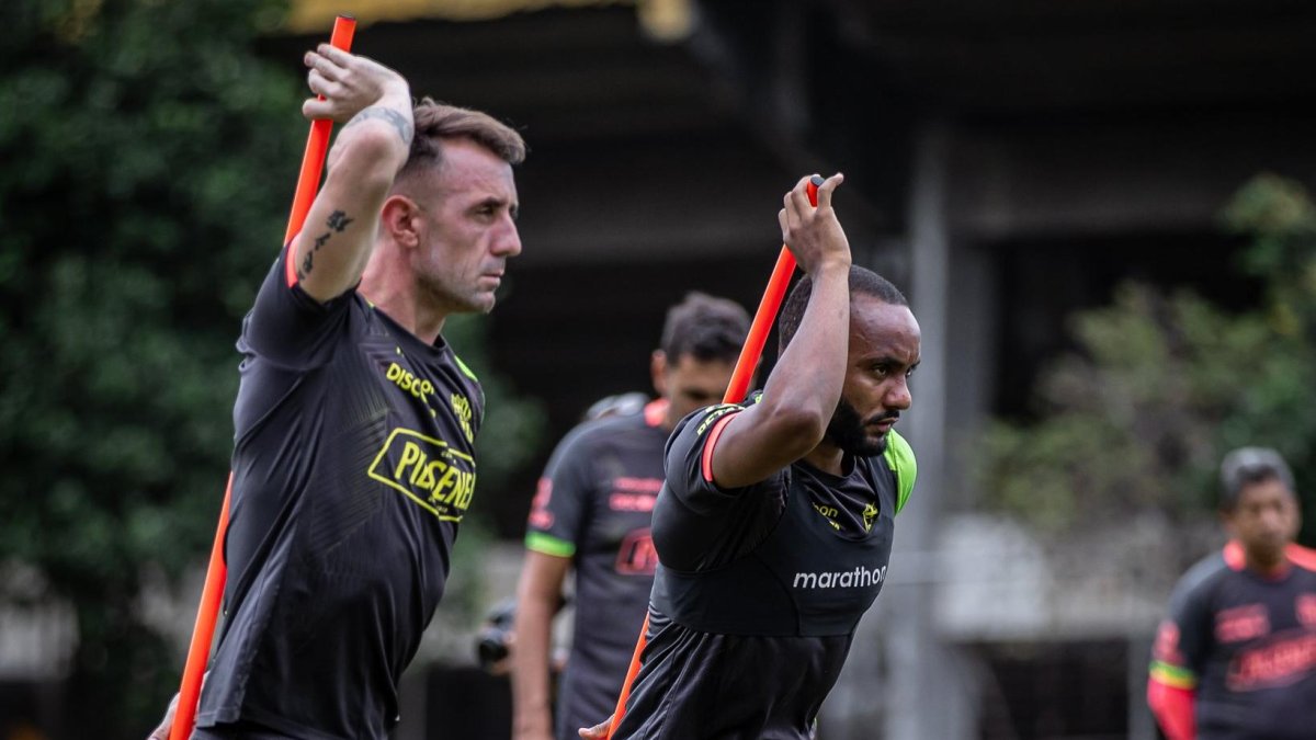 Damián Díaz volverá a la titularidad en Barcelona.