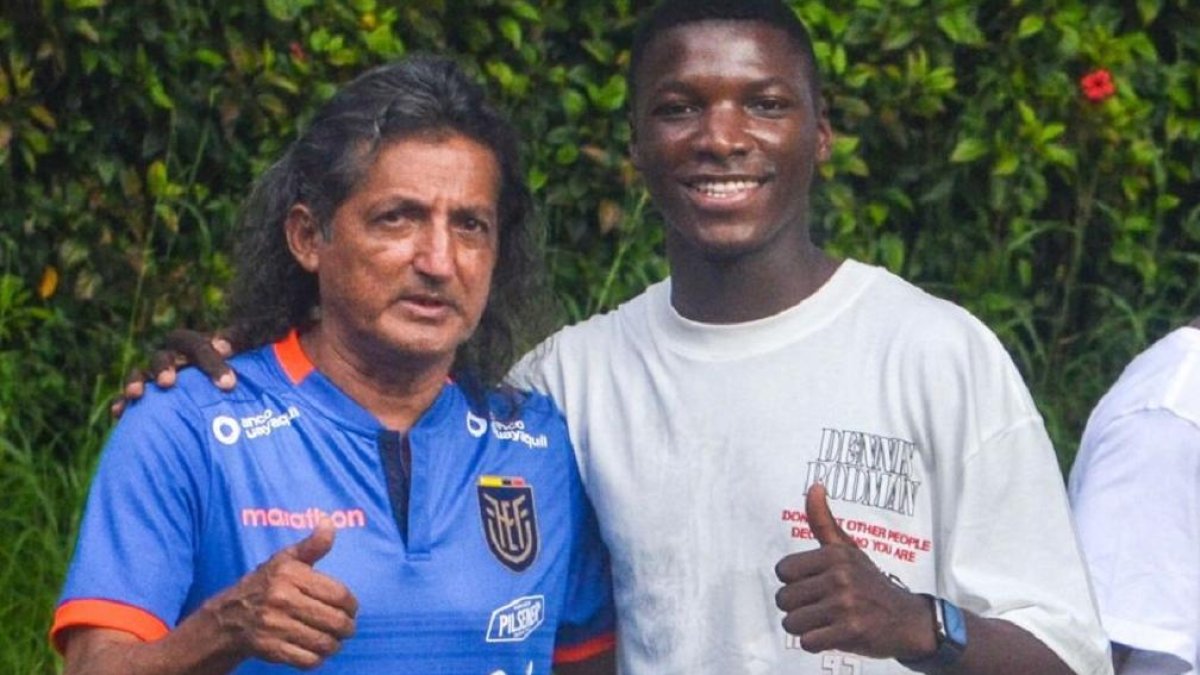 Iván Guerra y Moisés Caicedo en la última visita a Ecuador.