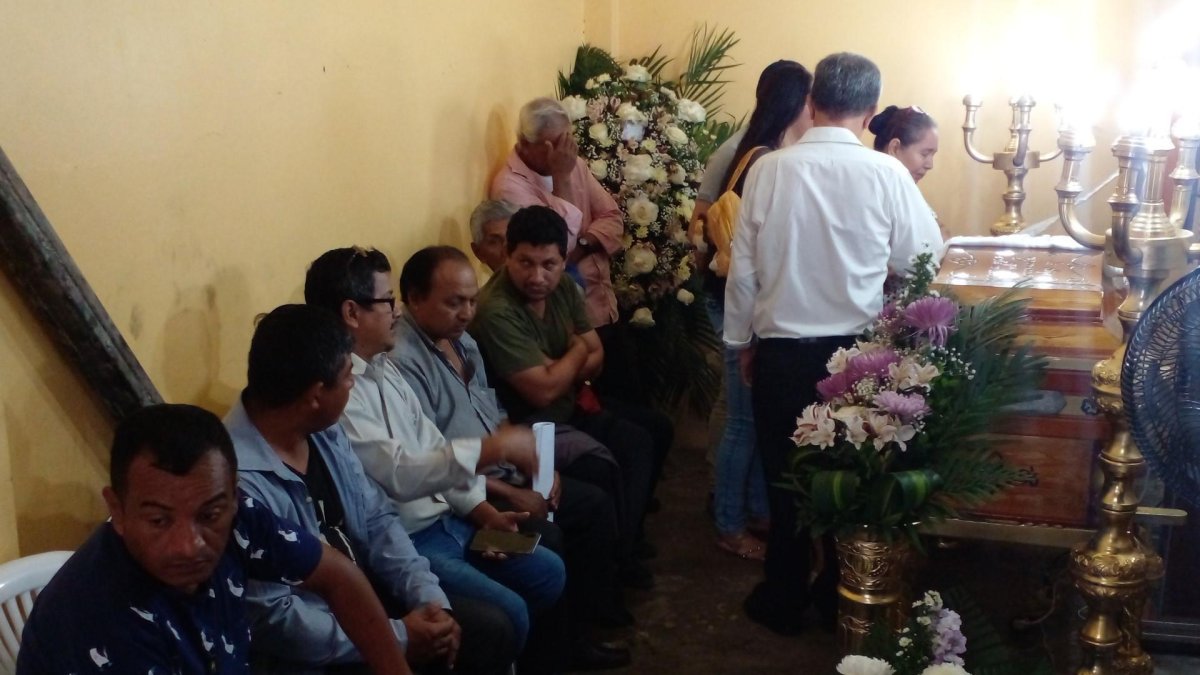 Durante el velatorio, familiares informaron que a las 16:00 del jueves 17 de agosto, el taxista salió a su segundo turno de trabajo.