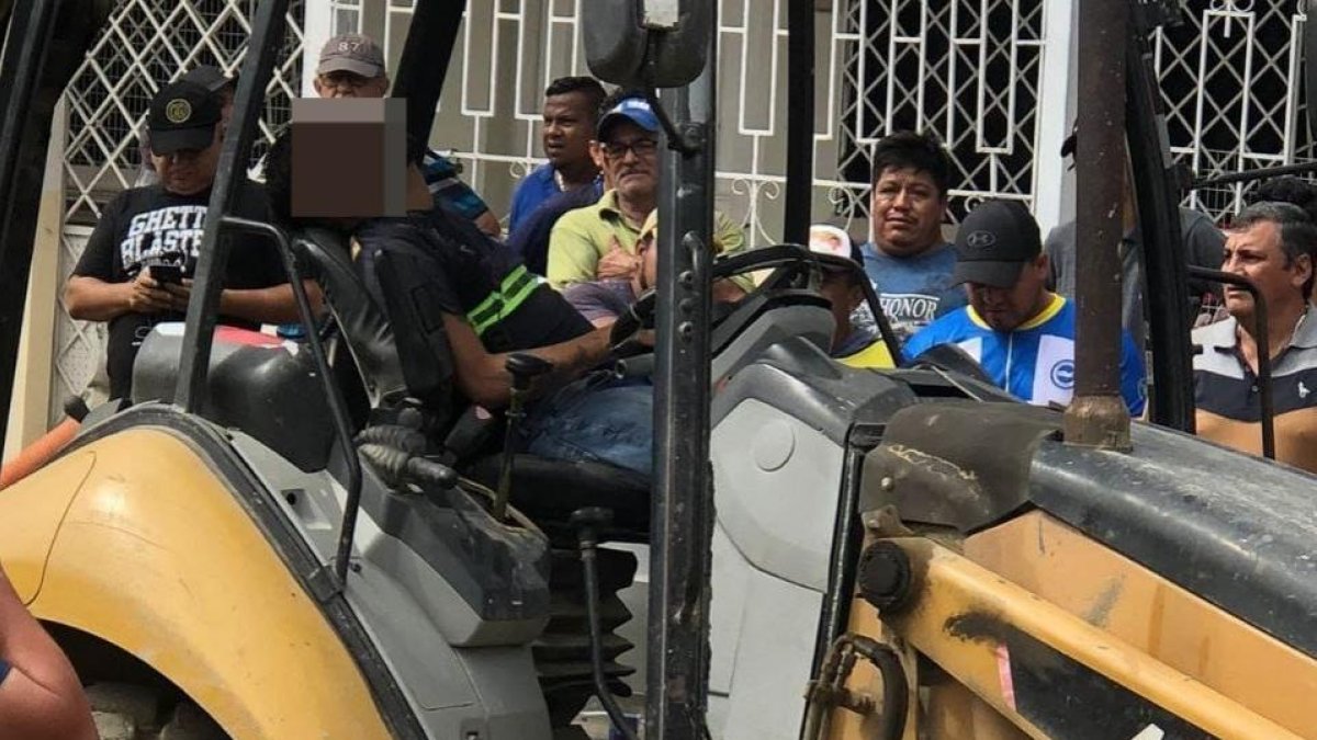 La víctima fue sorprendida en el interior de la maquinaria en la que debía laborar.