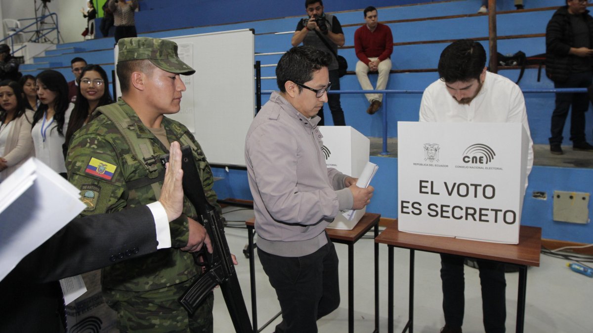Referencia. Mesa electoral que funcionó el año pasado.