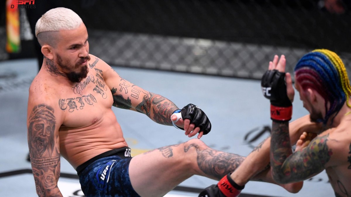 Marlon Vera (i) ya venció a Sean O'Malley, el 15 de agosto de 2020.