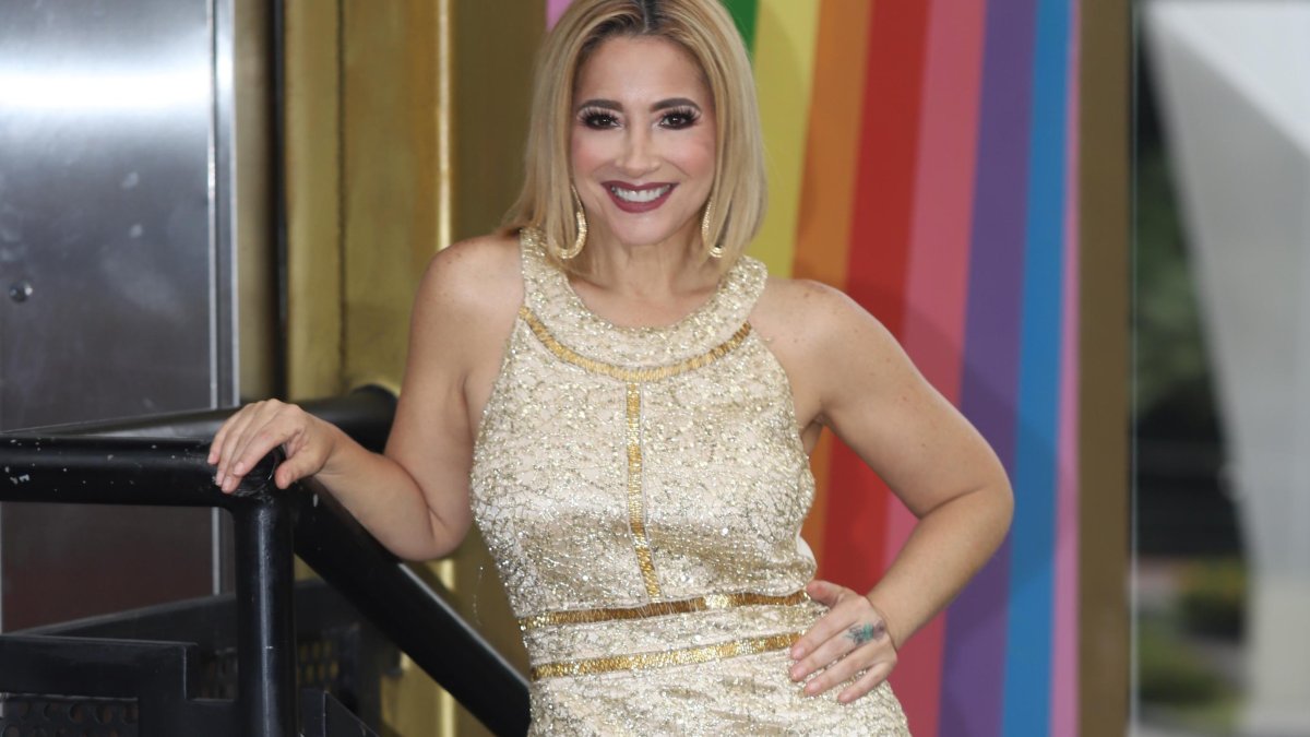 María de los Ángeles Sabaté Morán más conocida como Marián Sabaté, es una presentadora española.