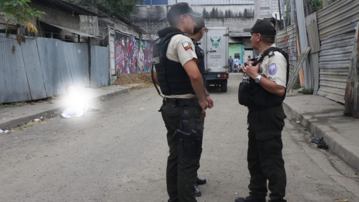 El cuerpo no presentaba signos de violencia.