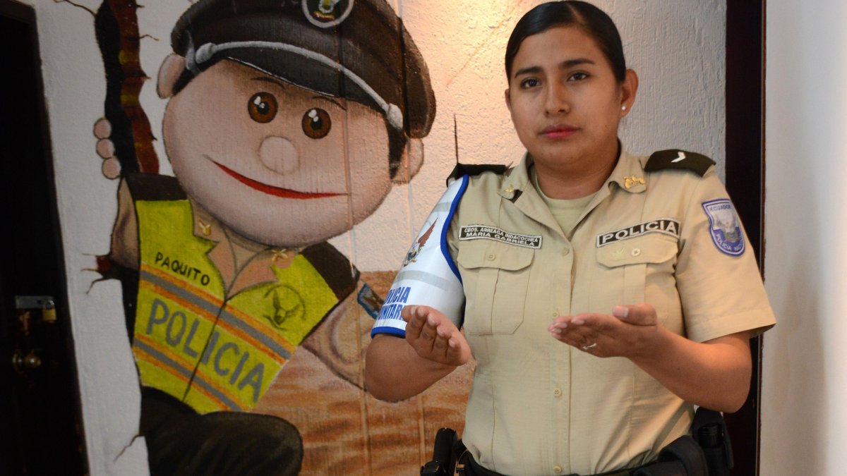 María Gabriela trabaja en la Policía Comunitaria del Distrito Los Chillos, al oriente de Quito.