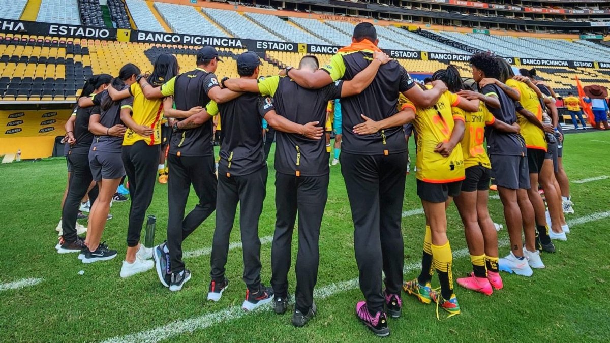 Barcelona y su oración antes de cada entrenamiento.
