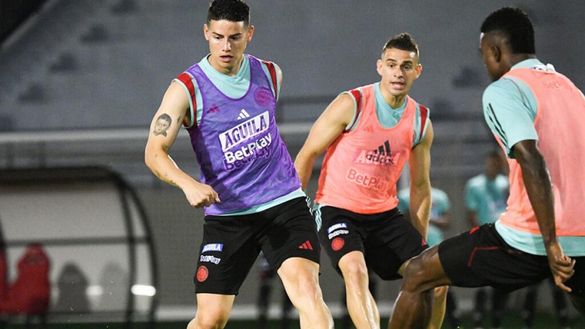 La selección Colombia, durante su primer entrenamiento de campo en la sede Deportiva de la Federación Colombiana (FCF).