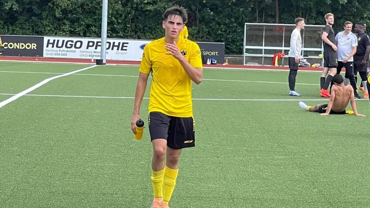 Lenny Luzuriaga es un defensa central    con buen juego aéreo.