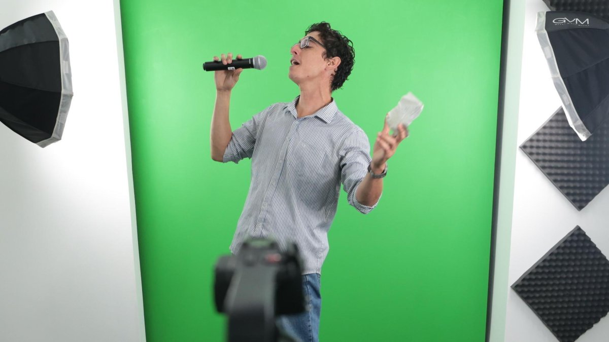 Un show en la narración fue Jorge Puing de Machala para el mundo.