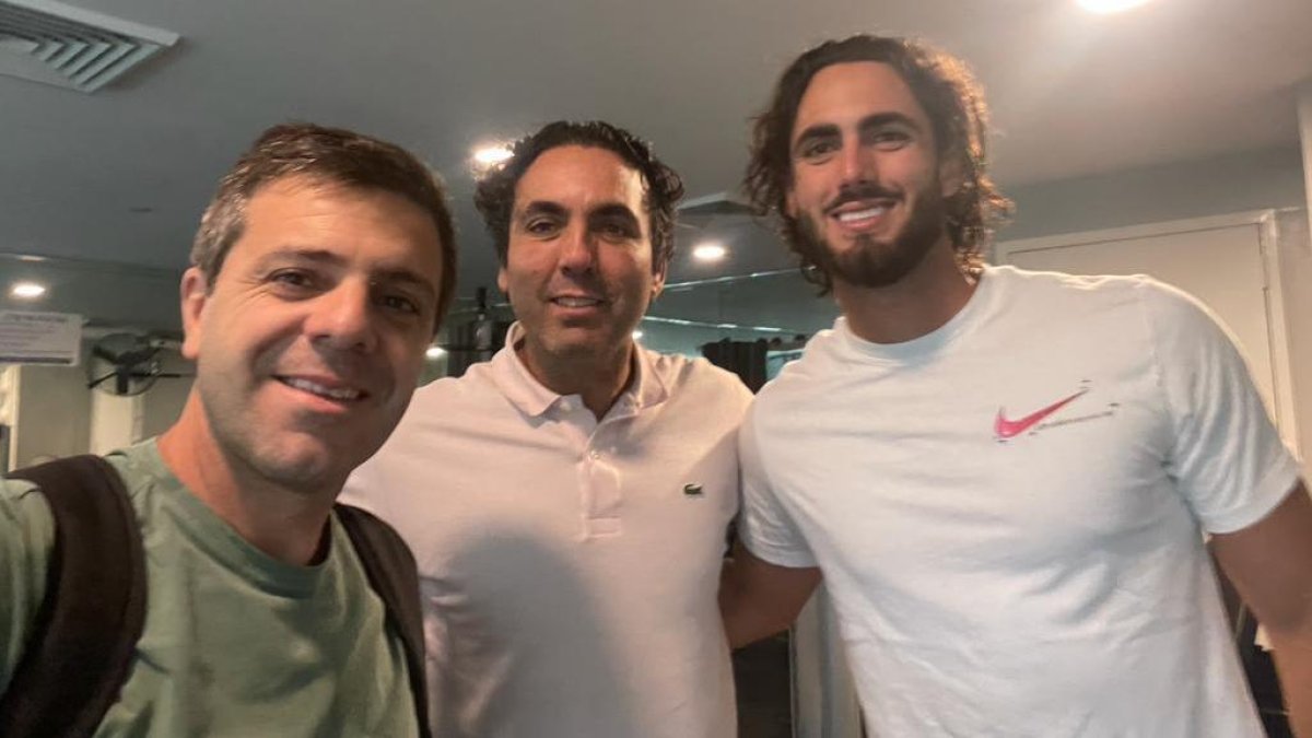 Juan Pablo ‘el Pollo’ Pagano (i), Pablo Campana, papá del jugador y Leonado, estrella del Inter Miami