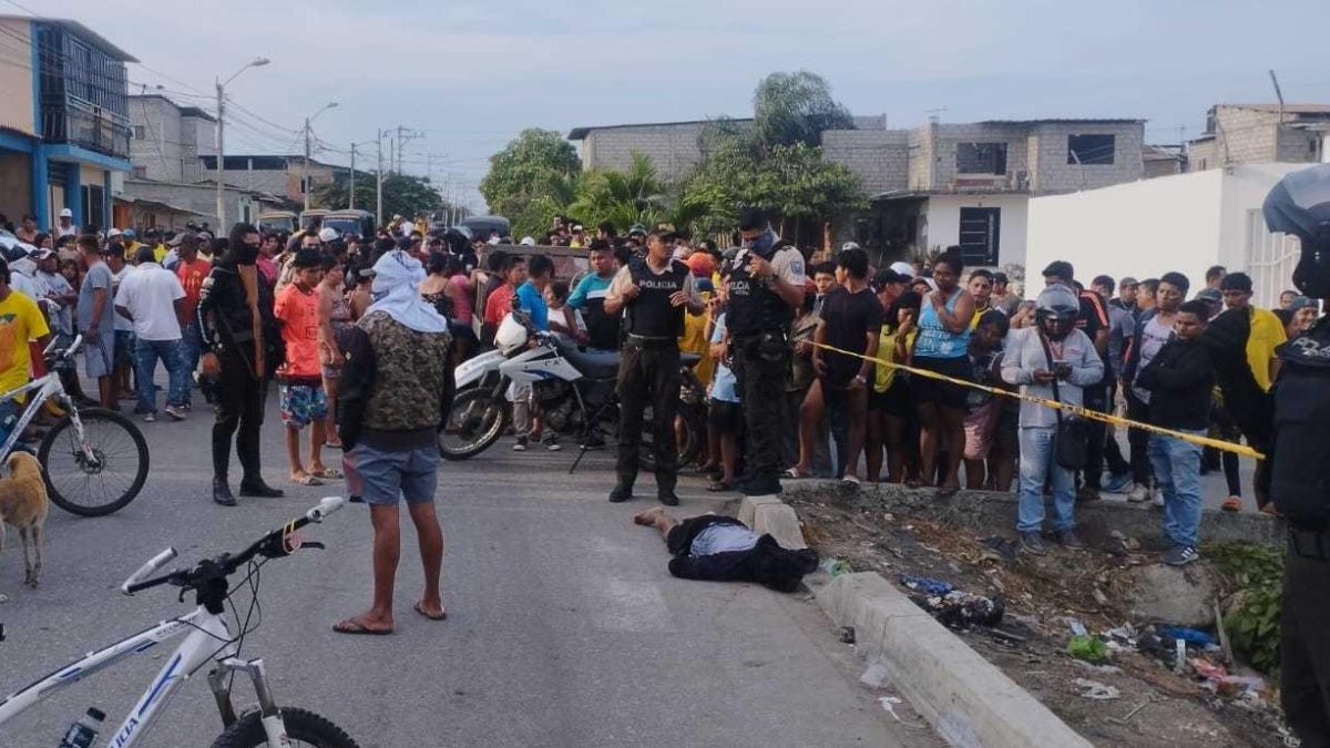 Las víctimas fueron atacadas en una calle del barrio Durán, en el balneario de Playas.