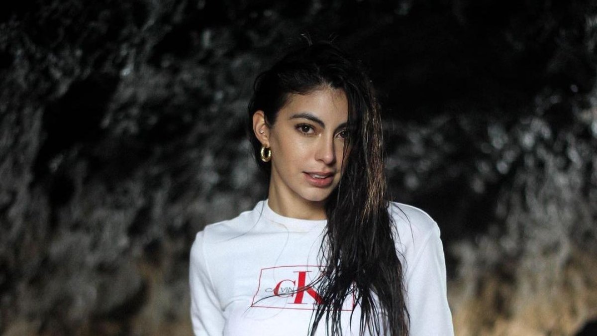 Virginia ganó los concursos: Reina de Portoviejo ( 2012), Reina de la Provincia de Manabí (2012) y Miss Ecuador (2018).