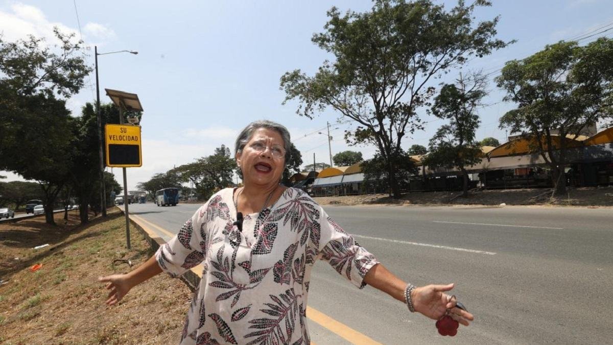 Gloria Bedoya con todas las multas pagadas (44) ha gastado cerca de $ 3.000, sin contar los gastos administrativos.