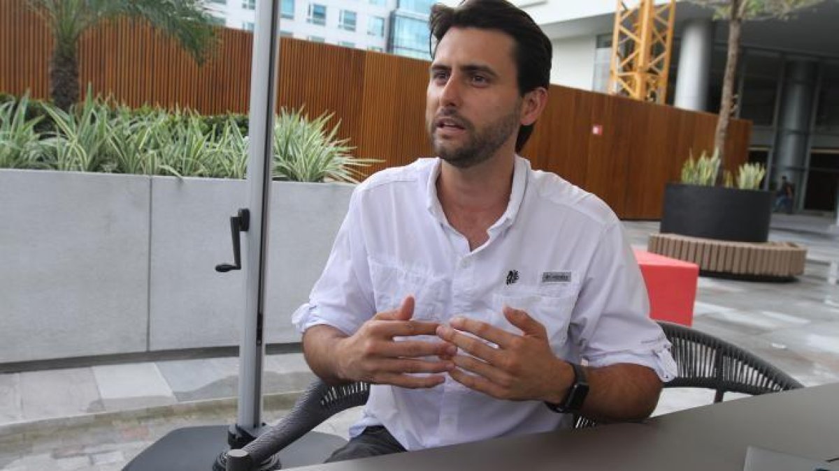 Niel Olsen, ministro de turismo.