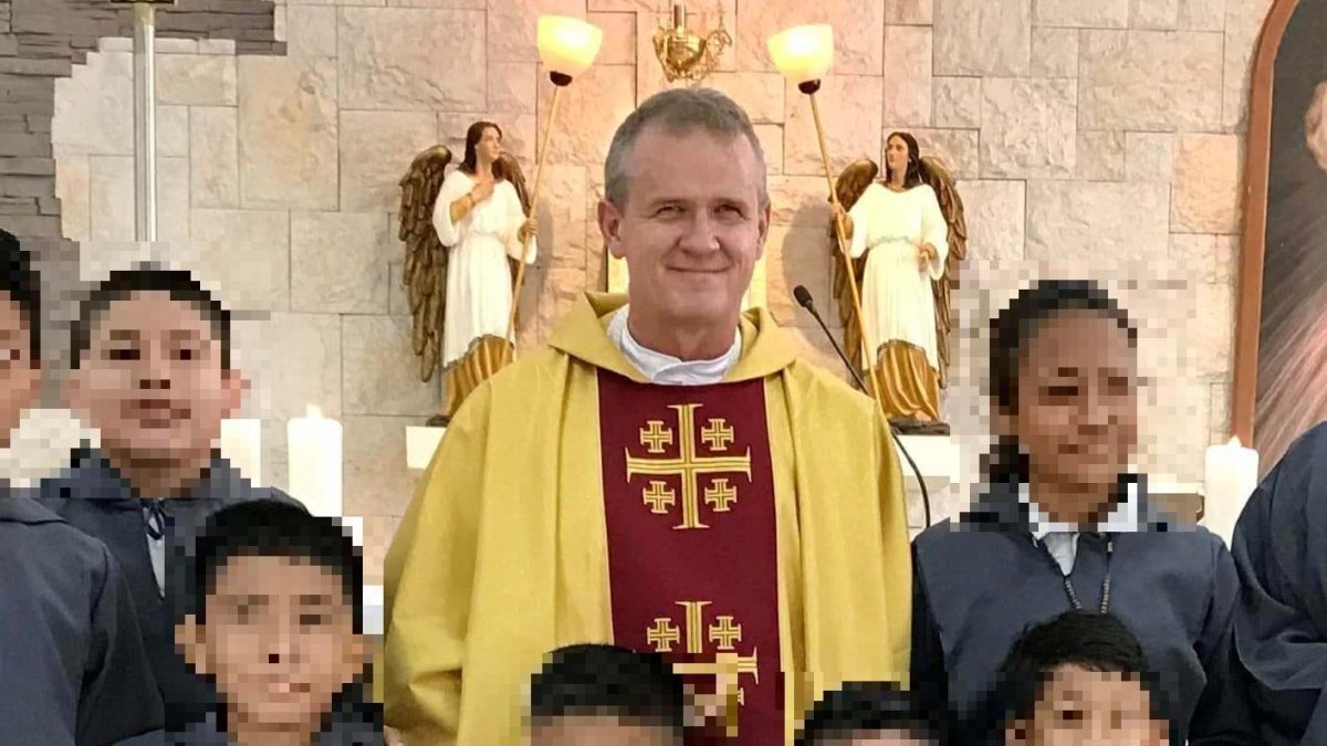 El sacerdote Eugeniusz Wetta lleva seis años trabajando en Shushufindi.