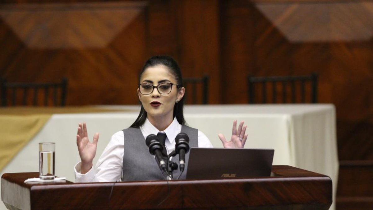 Viviana Veloz, presidenta de la Asamblea.