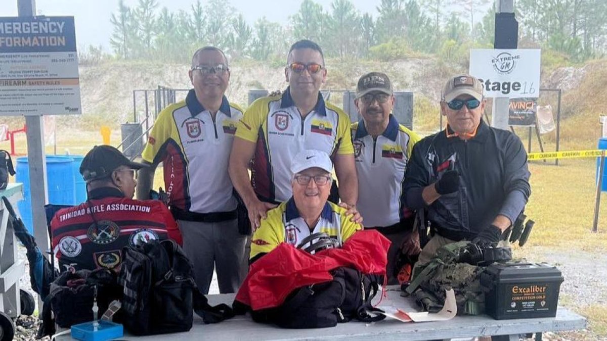 El equipo de ecuatorianos que participa en el torneo de tiro práctico en Estados Unidos.
