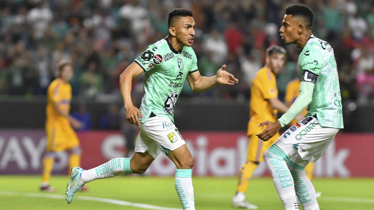 El ecuatoriano Ángel Mena, extremo del León de México.